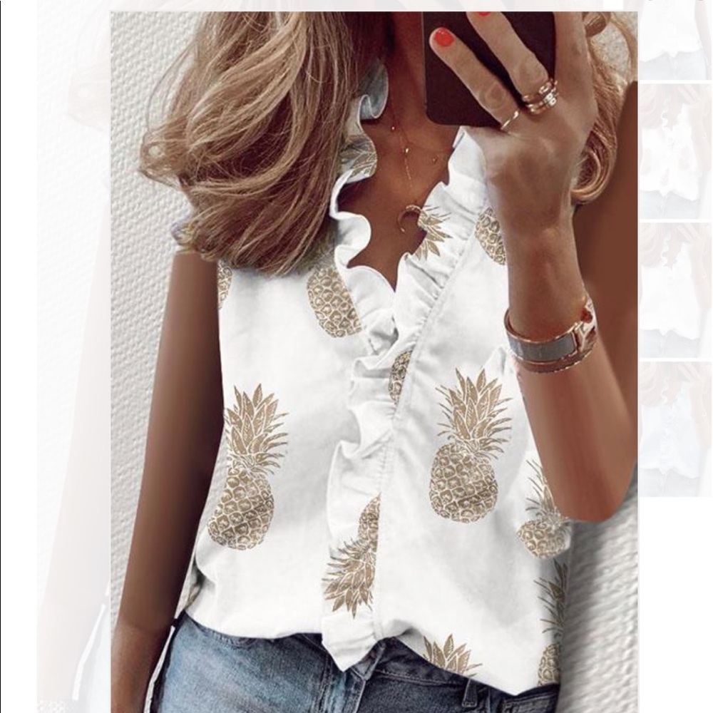 Scallop V neck shirt